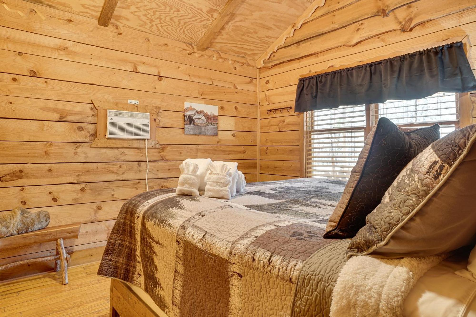 Secluded Family Retreat In Dahlonega With Hot Tub! Villa ภายนอก รูปภาพ